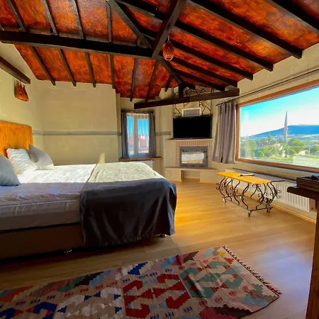 Kapadokya Учисар