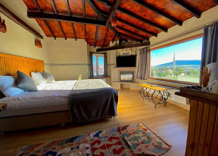 Kapadokya Учисар